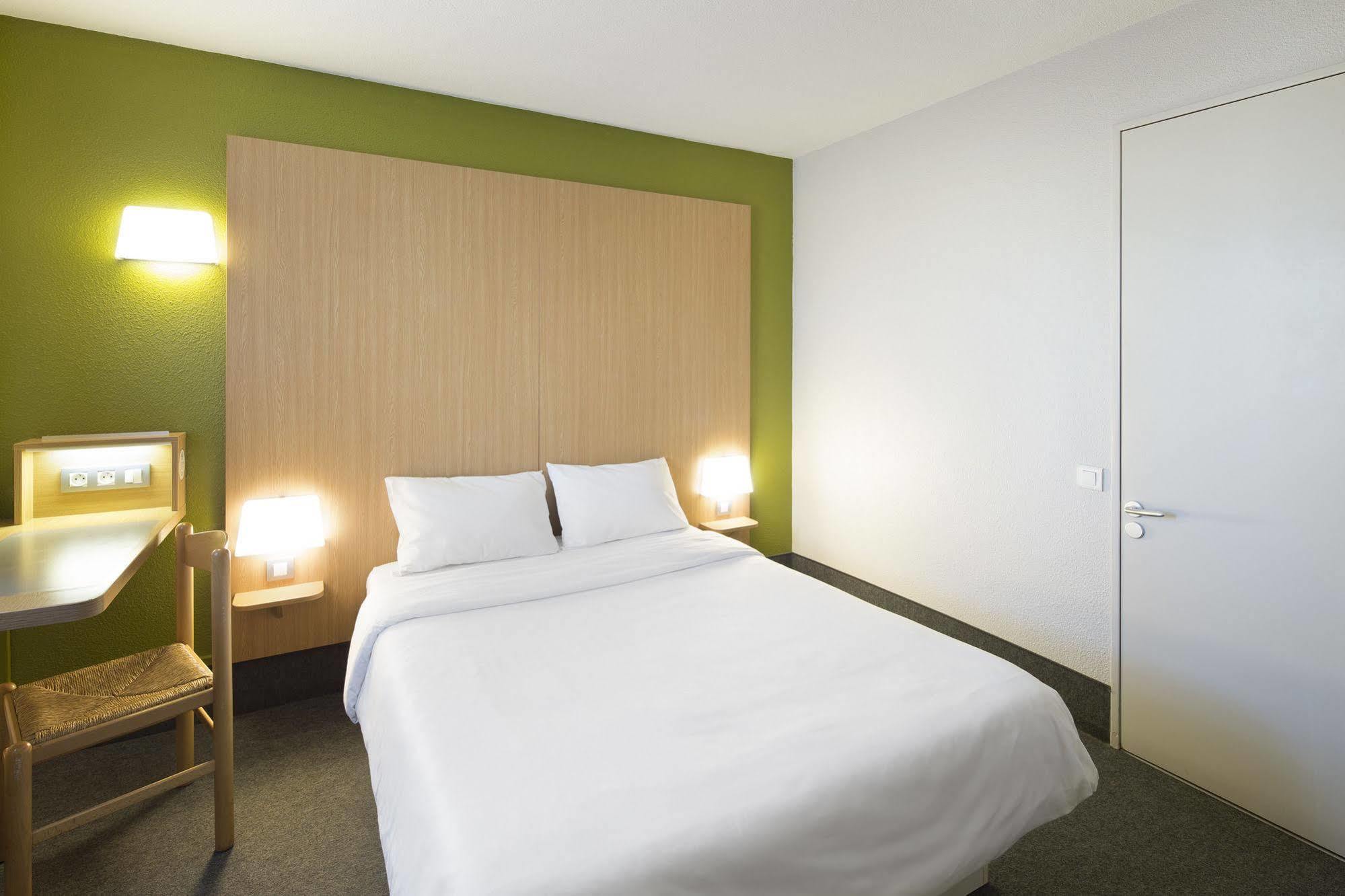 B&B Hotel La Roche-Sur-Yon Mouilleron-le-Captif Esterno foto